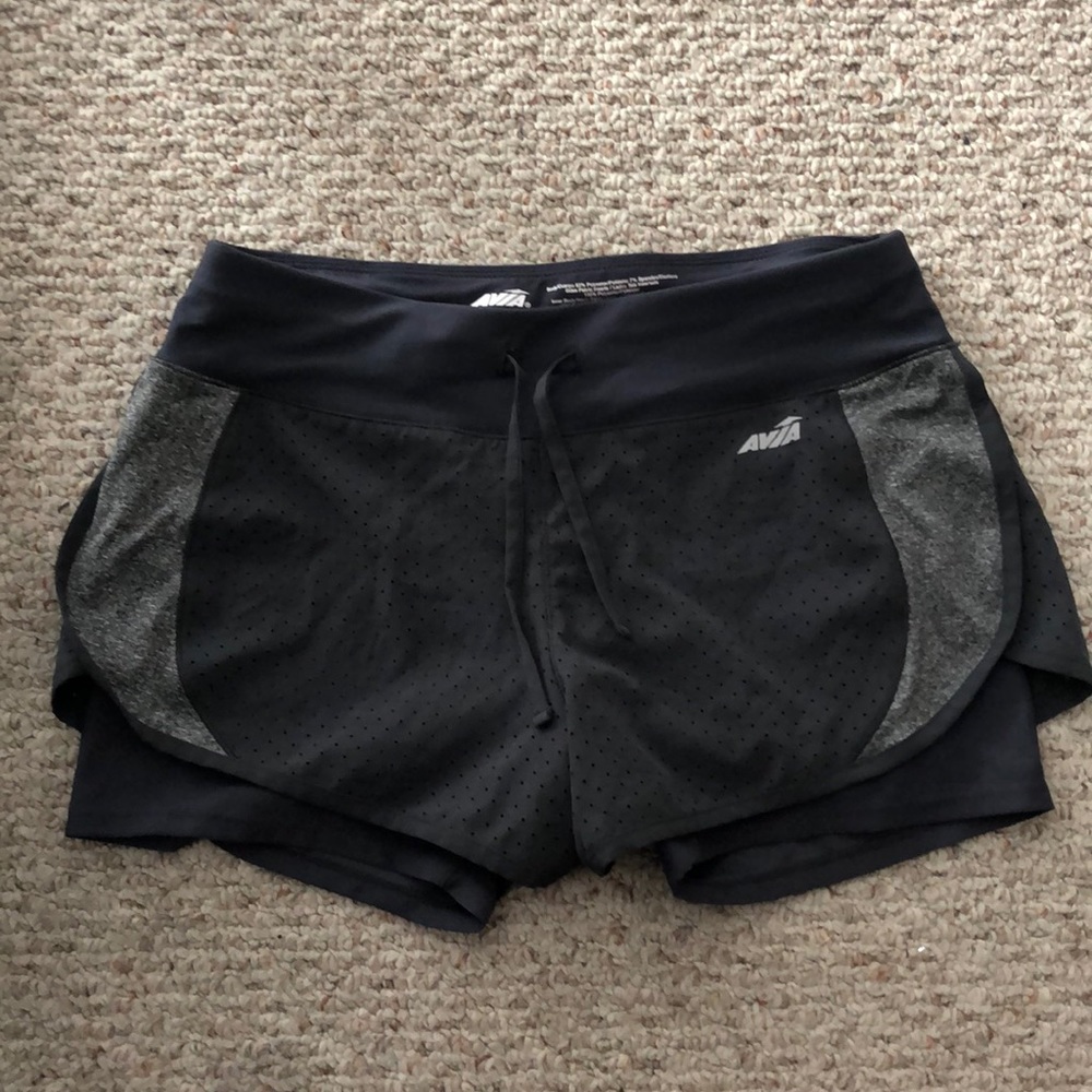 🌟Grey Avia Athletic Shorts, built in compression
